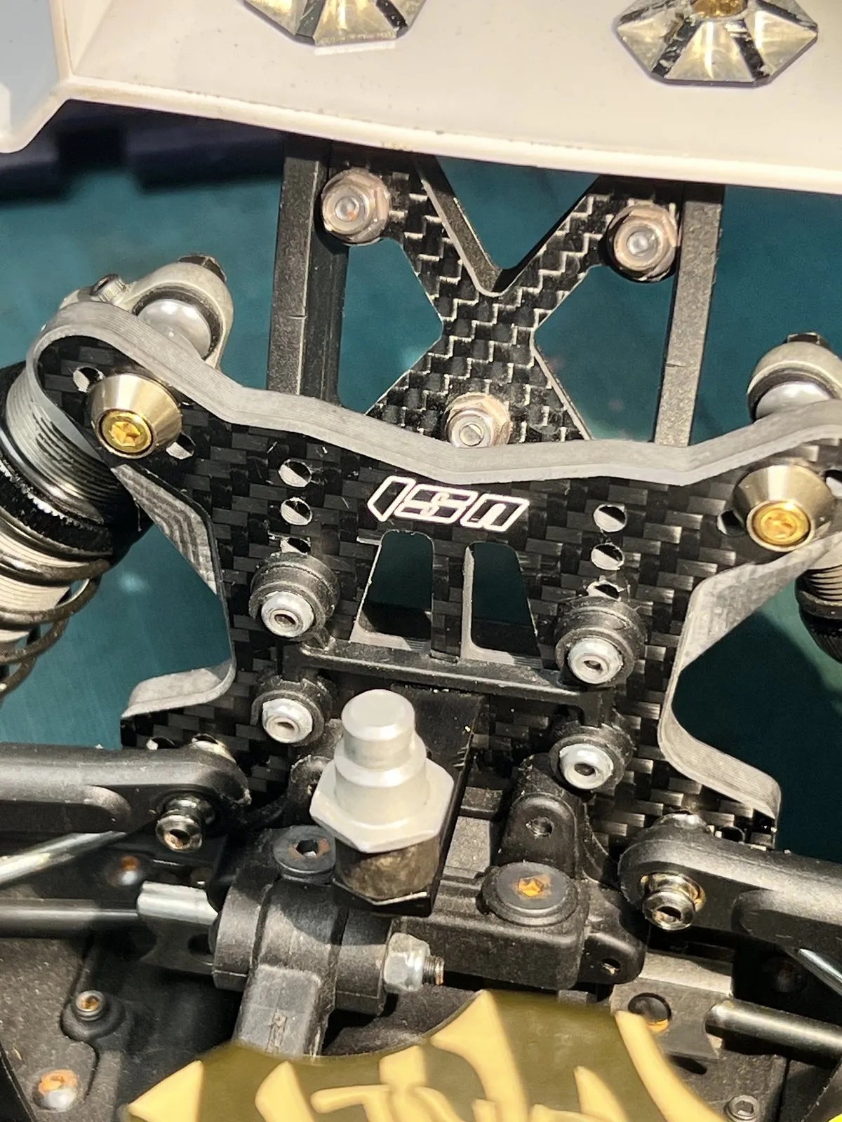 Supports d'amortisseur carbone Mugen MBX8, photo 2