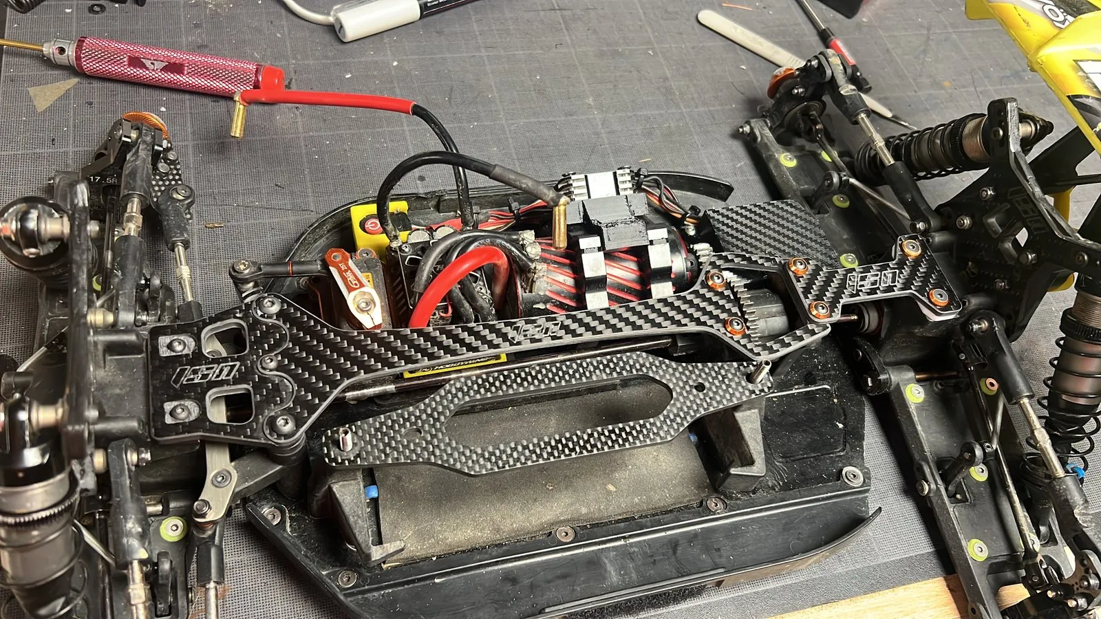 Kit carbone Hot Bodies 1/8, photo 3