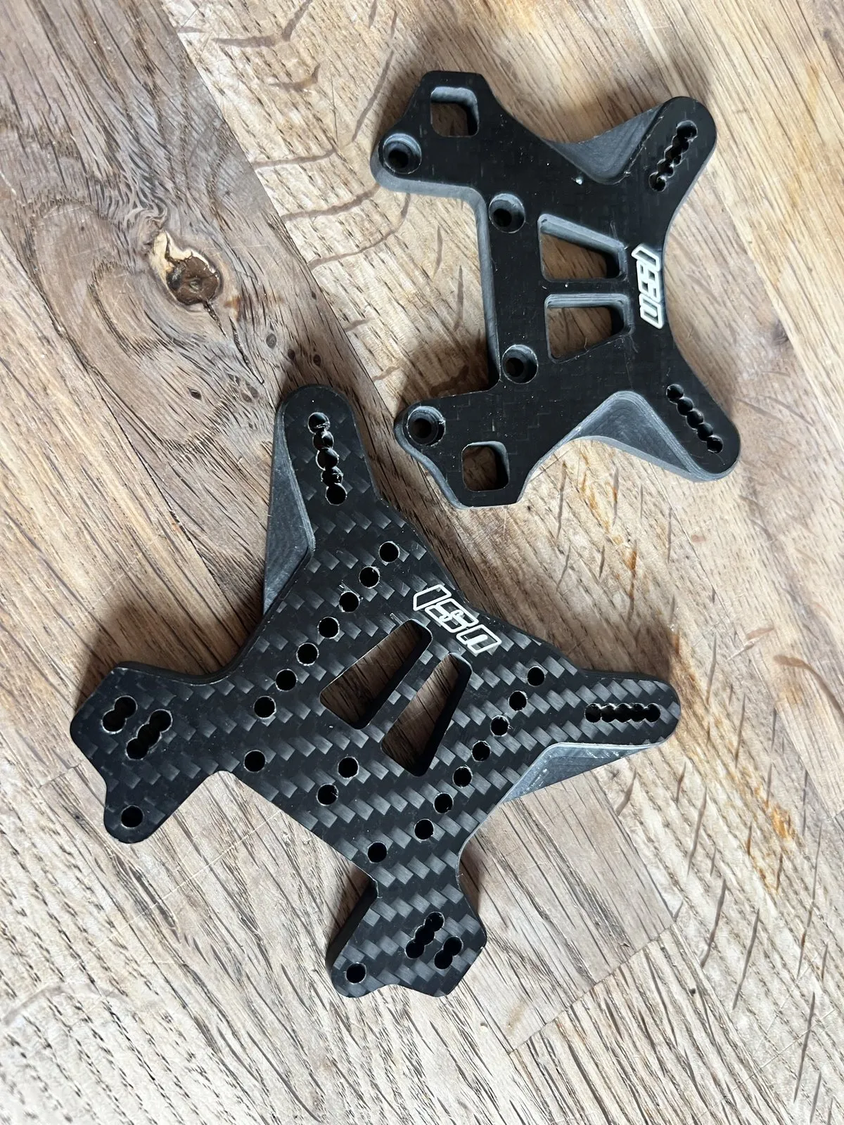 Supports d'amortisseur carbone Mugen MBX8, photo 4