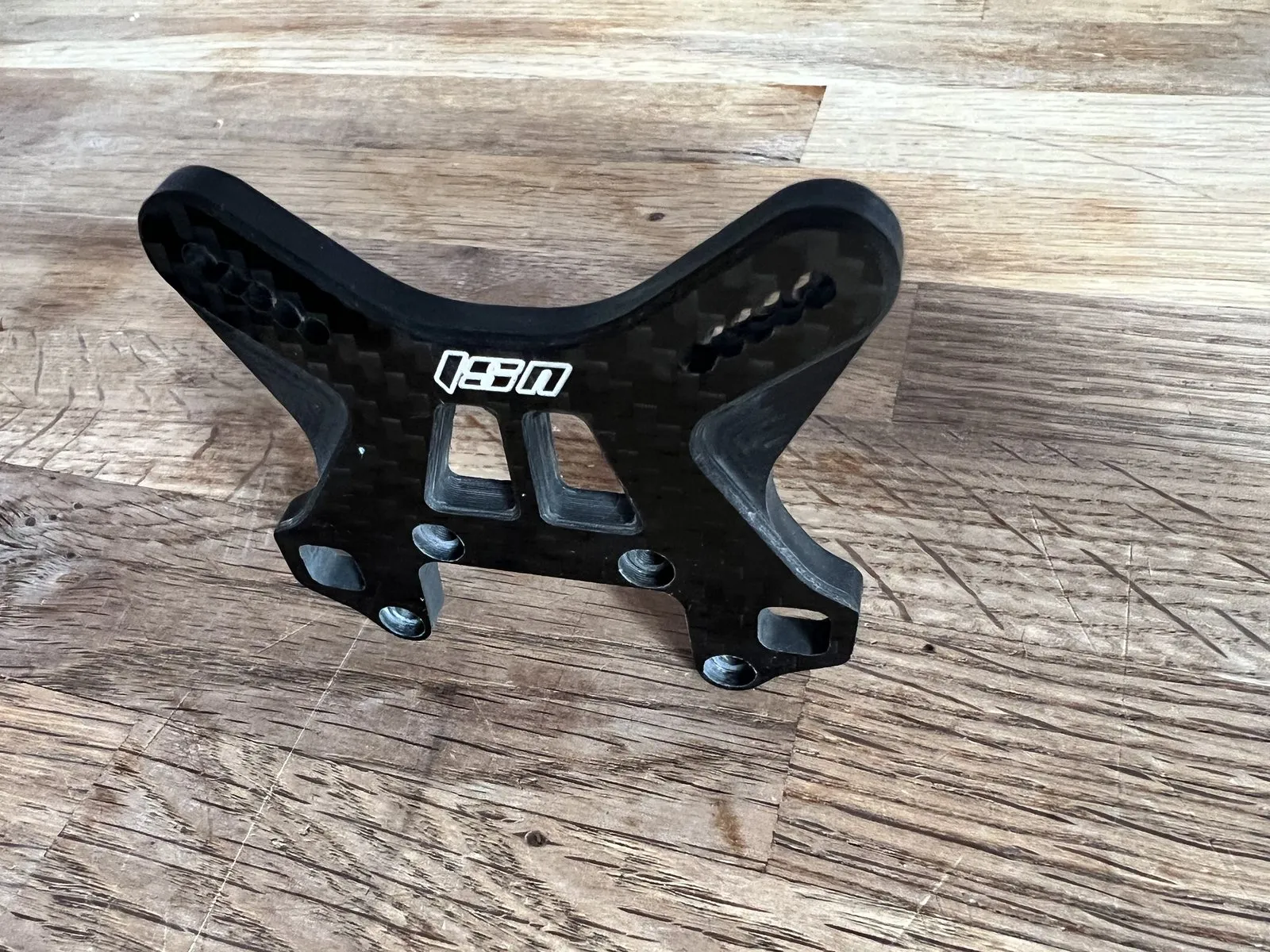 Supports d'amortisseur carbone Mugen MBX8, photo 6
